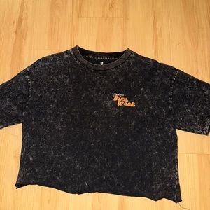 Cropped tee